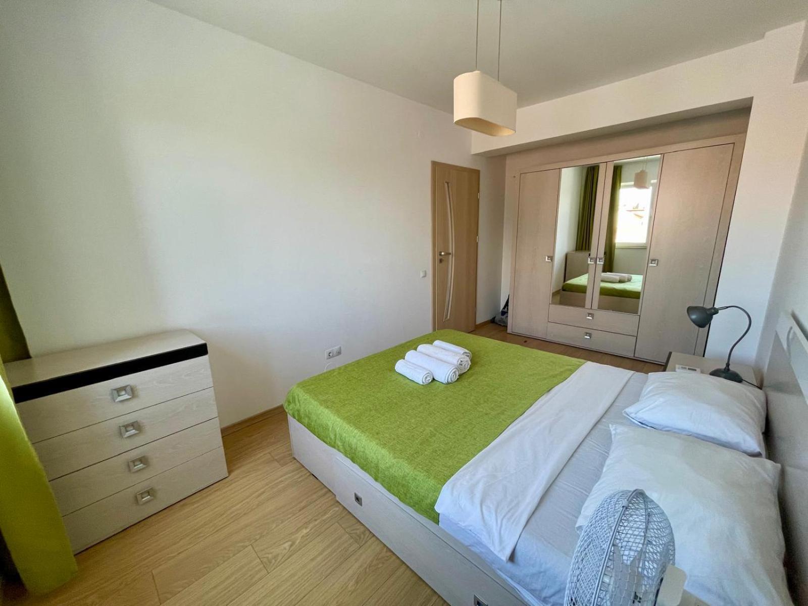 Yamaluxe Apartments - Between The Lakes - Close To Iulius Mall คลูจ-นาโปกา ภายนอก รูปภาพ