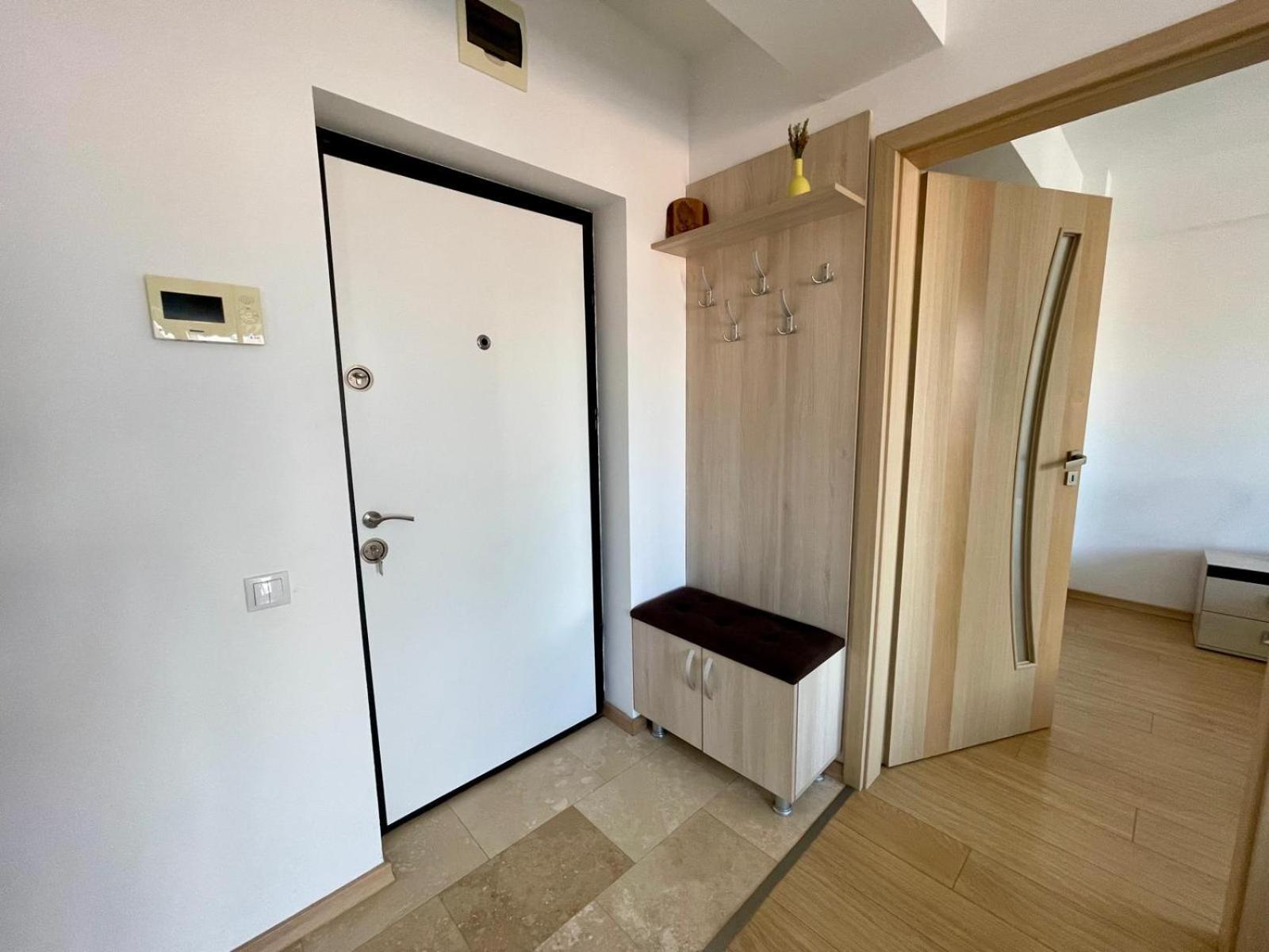 Yamaluxe Apartments - Between The Lakes - Close To Iulius Mall คลูจ-นาโปกา ภายนอก รูปภาพ